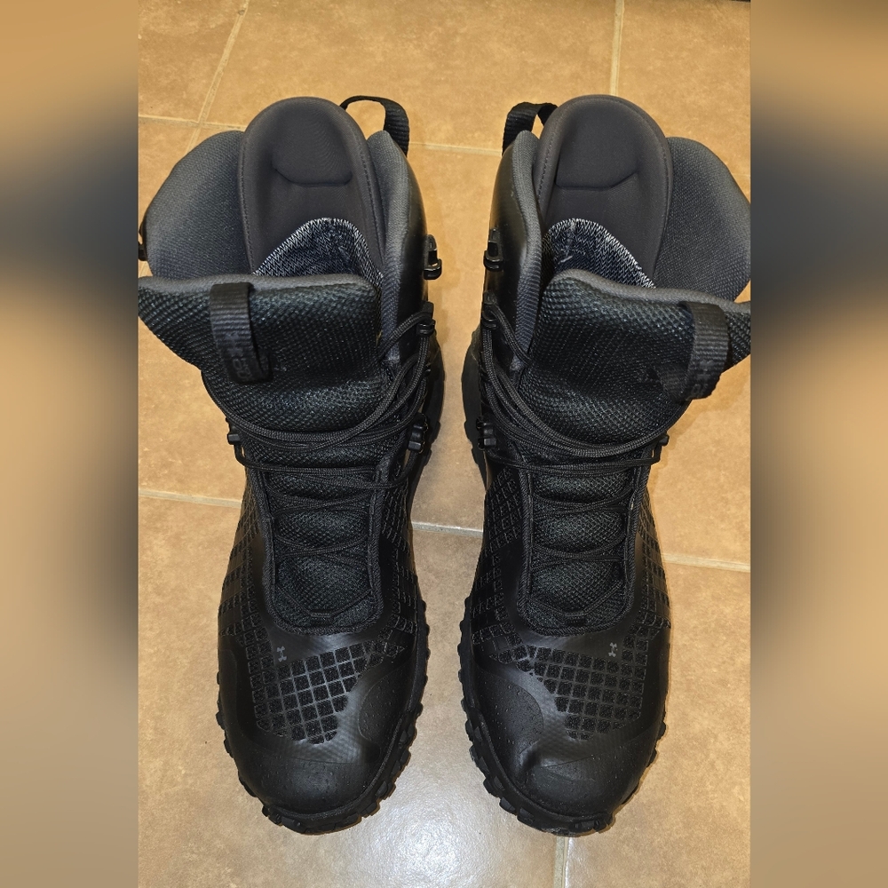 Under Armour HOVR Dawn Waterproof